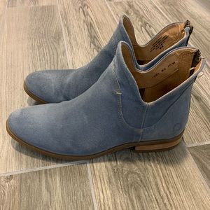 Born Arula Bootie size 7.5W